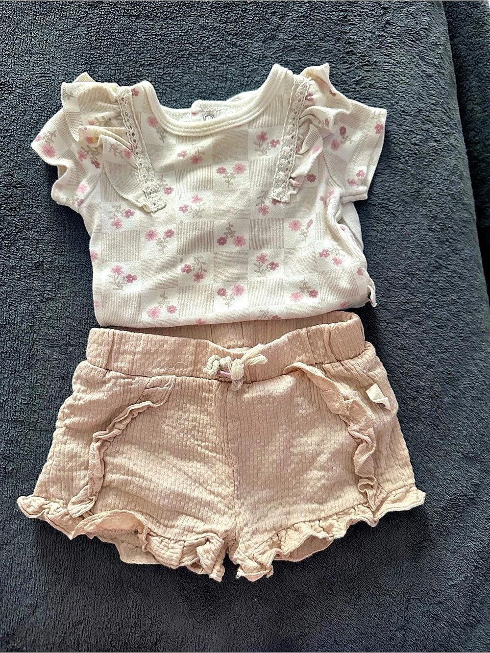 Rabbit + Bear Organic Floral Baby Matching Set in Pink & White Like New